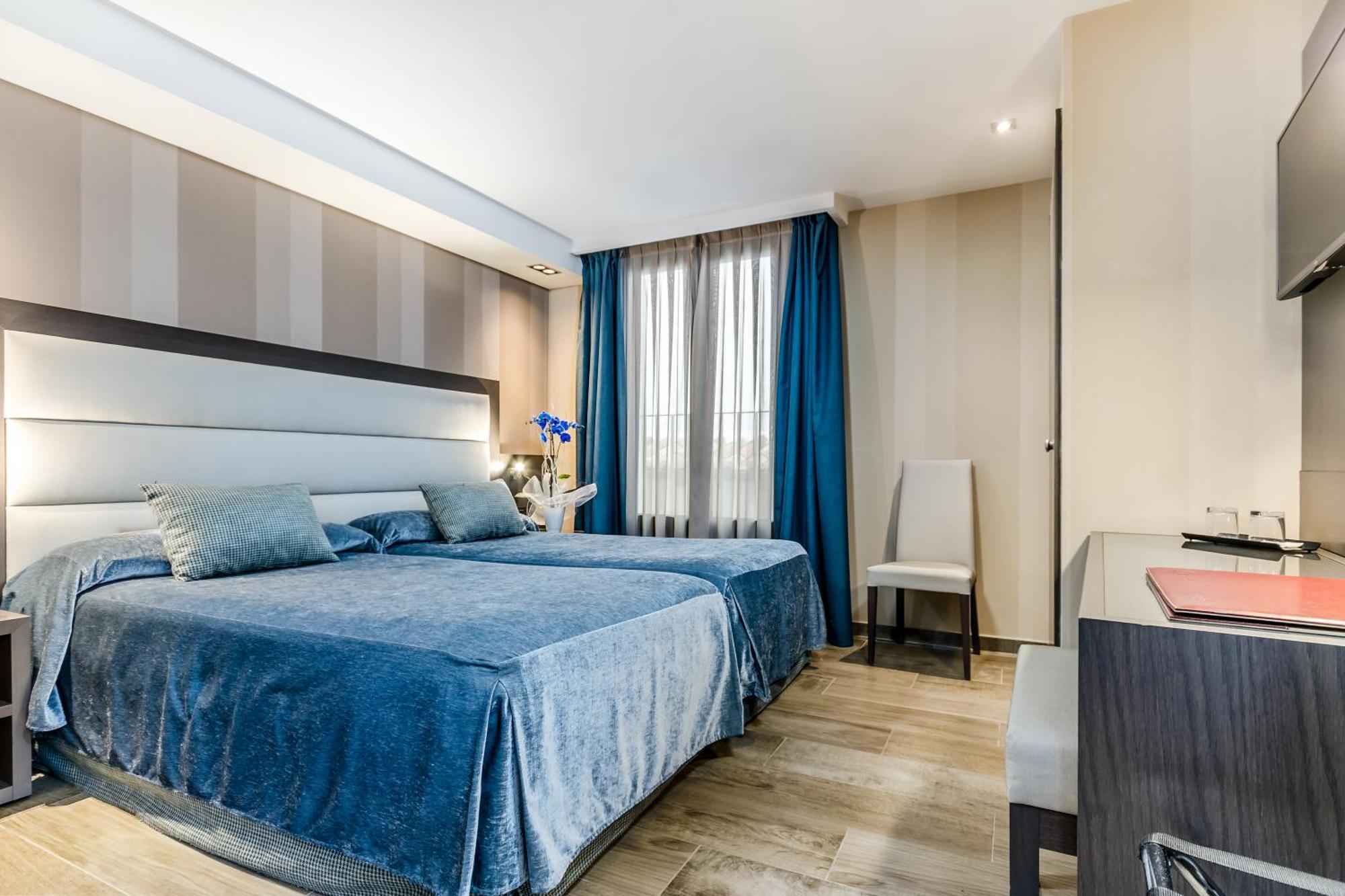 Hotel Reina Cristina Teruel Exteriör bild